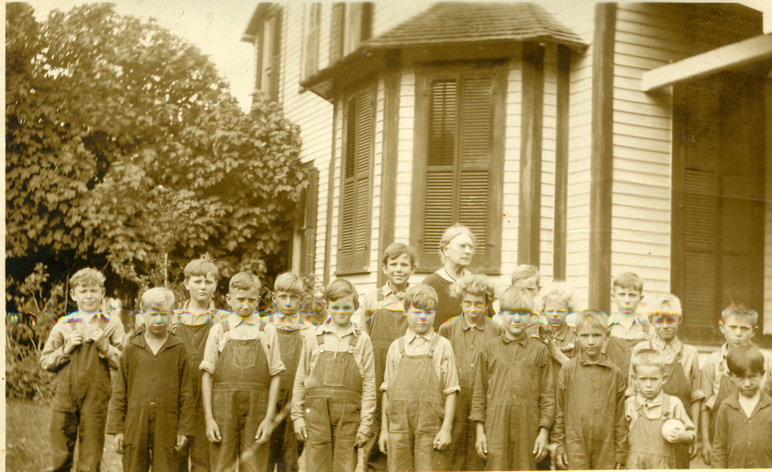 12-2  Mrs Anna Gould and boys from Anson Dodge Memorial Home.jpg
